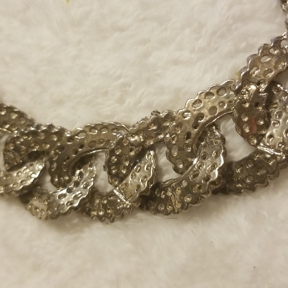 Chunky Metal Chain Choker Necklace - Picture 3 of 4